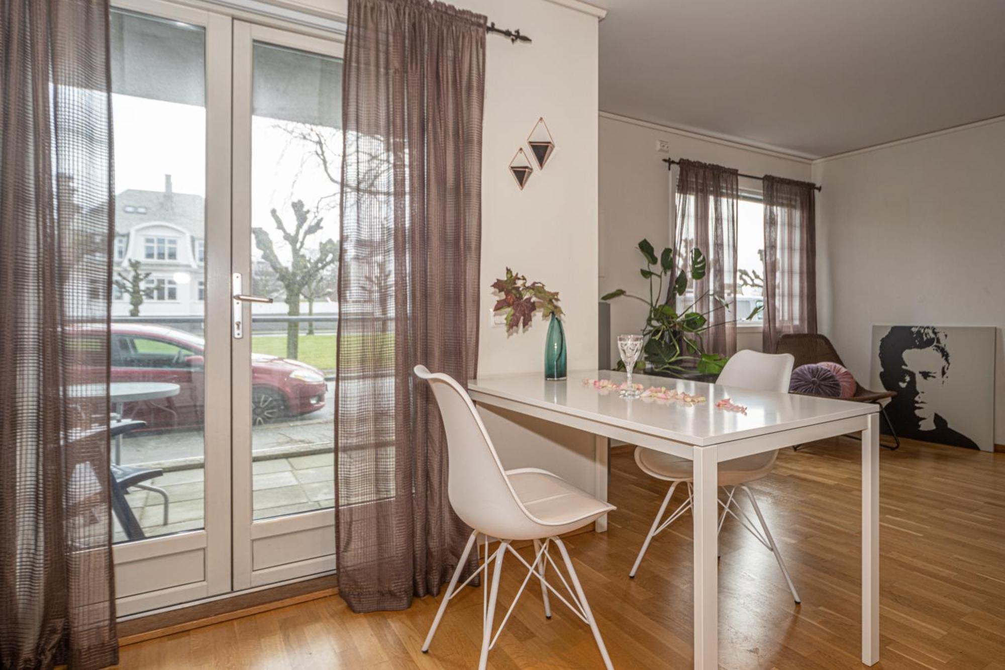 Supersentral 3-Roms Leilighet Med Parkering I Garasje Haugesund Exteriör bild